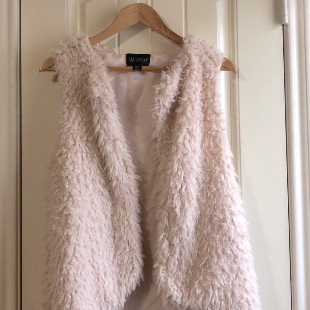 Women’s Size Medium Faux Fur Long Vest
